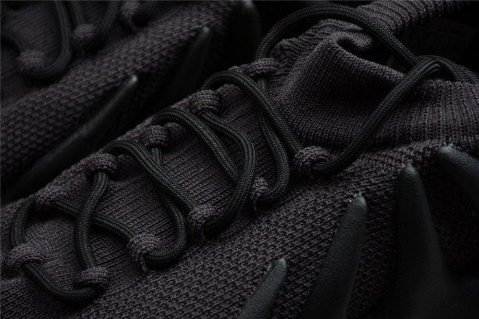 a*d*i*s Y**zy 450 “cloud black”