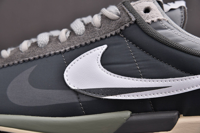 sacai x nike zoom cortez 4.0 dark grey white dq0581-001