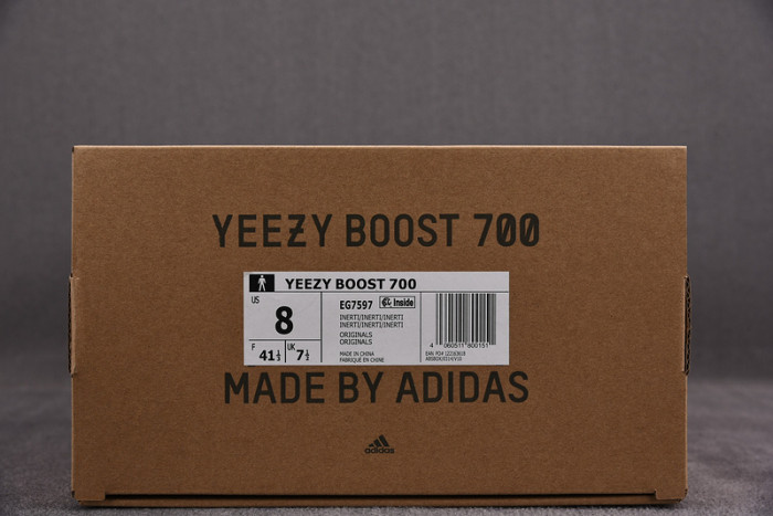 a*d*i*s Y**zy boost 700 inertia eg7597