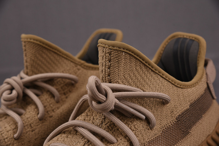 a*d*i*s Y**zy boost 350 v2 “marsh”fx9033