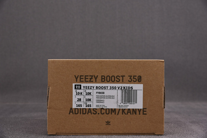Y**zy boost 350v2 kids fy8658