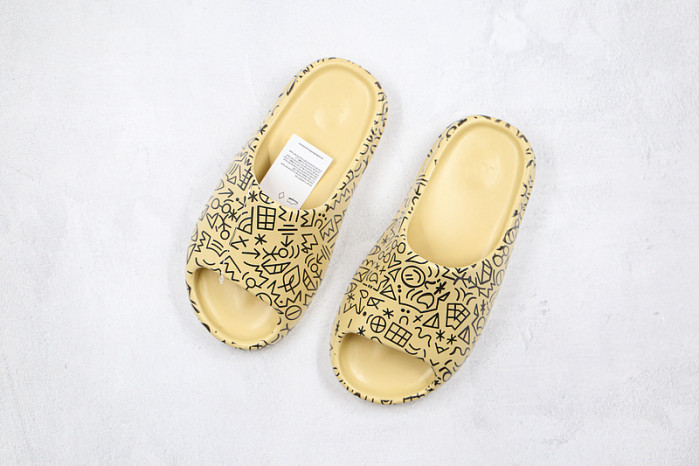 kanye west x a*d*i*s Y**zy slide“resin"