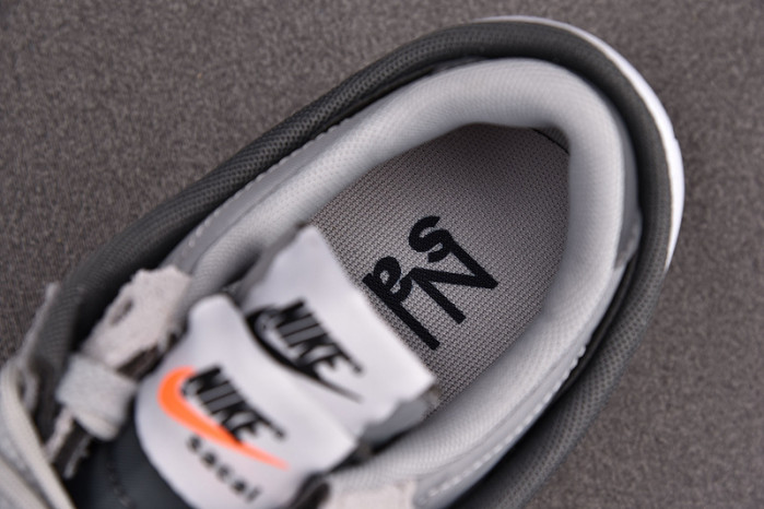 sacai x nike zoom cortez 4.0 dark grey white dq0581-001