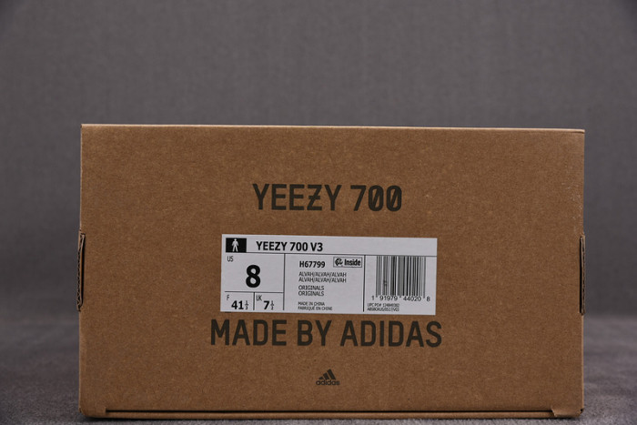 Y**zy 700 v3 glow in the dark h67799