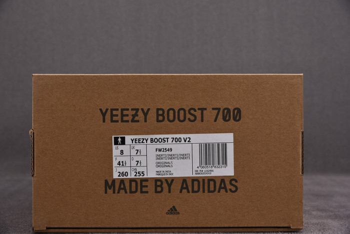 a*d*i*s Y**zy boost 700 v2 inertia fw2549