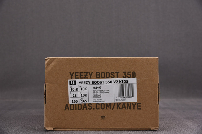 Y**zy boost 350v2 kids fg5492