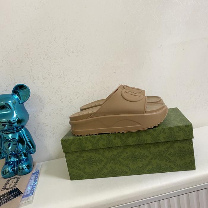 G*u*i slippers gu568-015