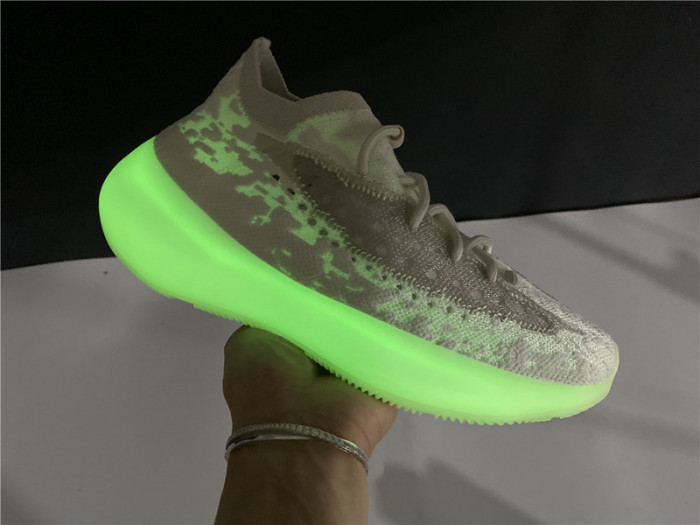 a*d*i*s Y**zy boost 380 calcite glow gz8868