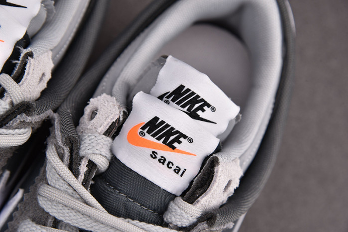 sacai x nike zoom cortez 4.0 dark grey white dq0581-001