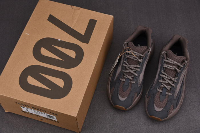 a*d*i*s Y**zy boost 700 v2 mauve - gz0724