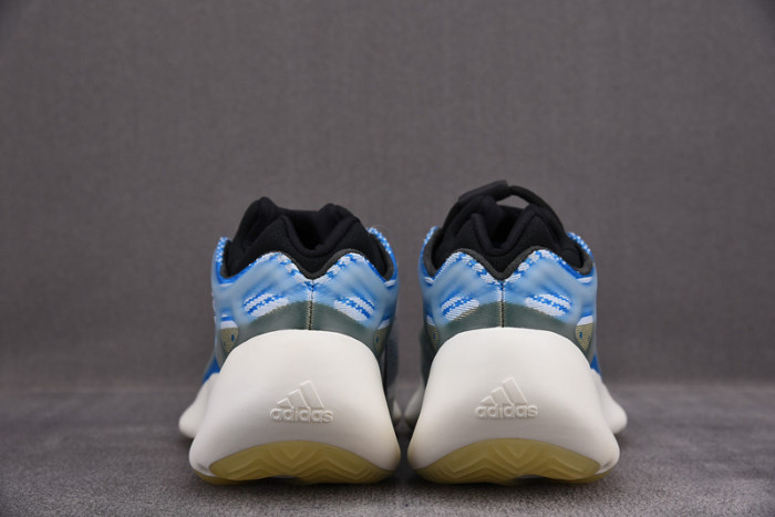 a*d*i*s Y**zy 700 v3 glow in the dark g54850