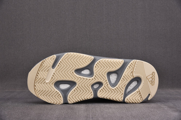 a*d*i*s Y**zy boost 700 inertia eg7597