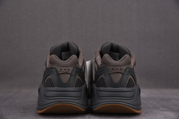 a*d*i*s Y**zy boost 700 v2 geode eg6860