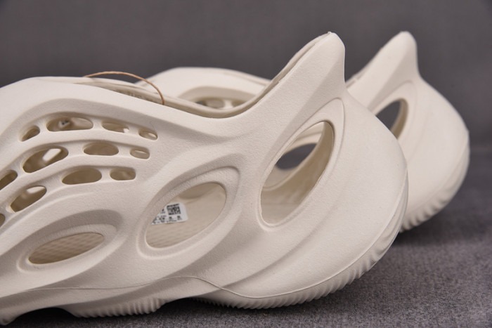 a*d*i*s Y**zy foam rnnr ararat - g55486