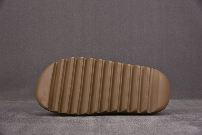 Y**zy slide earth brown fv8425