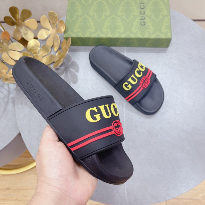 G*u*i slippers
