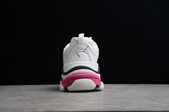 blcg sneaker triple.s allover logo 524039 w2fa4 9155