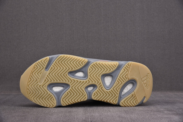 a*d*i*s Y**zy boost 700 v2 inertia fw2549