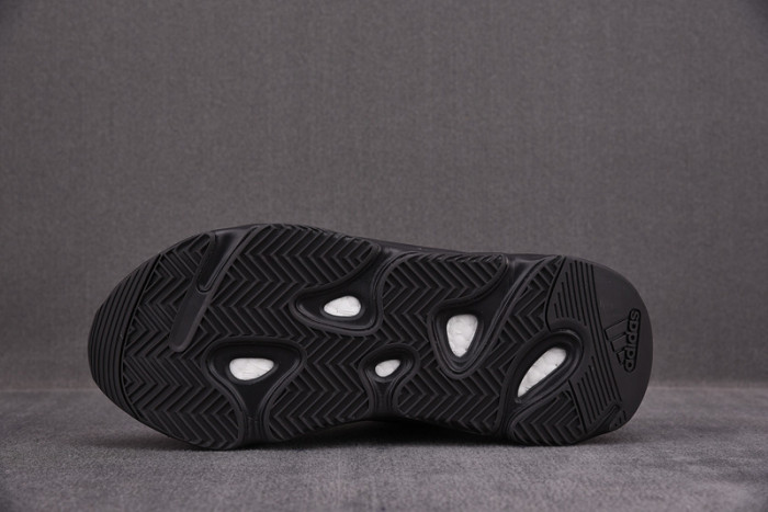 a*d*i*s Y**zy boost 700 v2 vanta fu6684