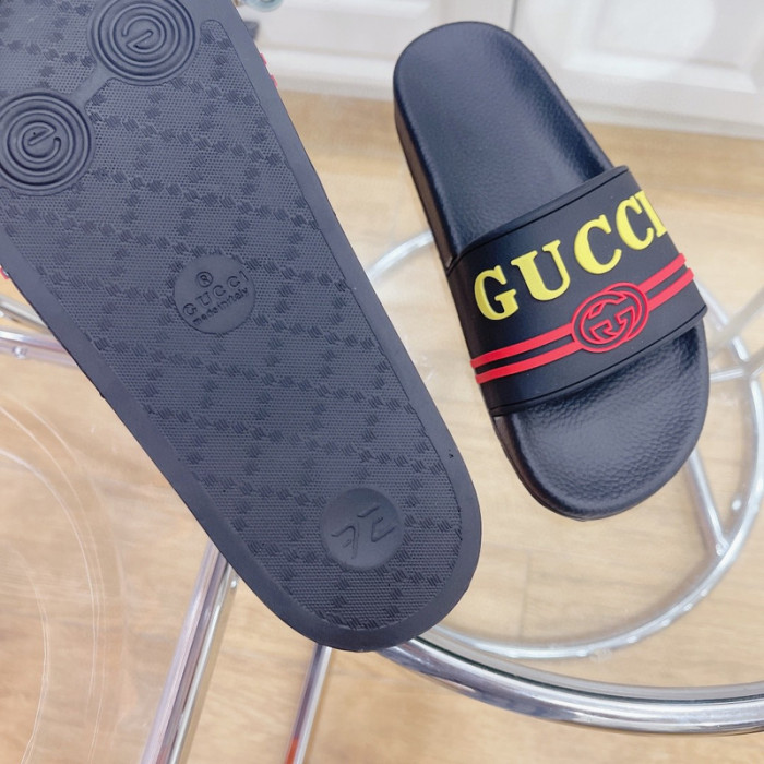 G*u*i slippers