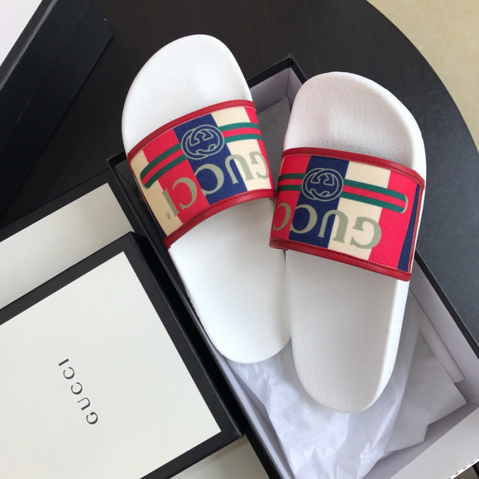 G*u*i slippers