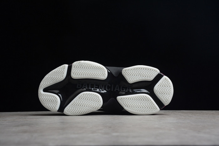 blcg sneaker triple.s allover logo 524039 w2fa4 9155