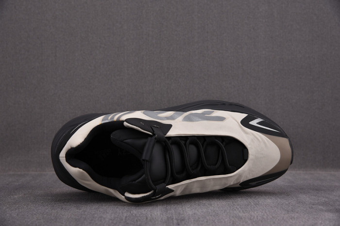 a*d*i*s Y**zy boost 700 mnvn bone fy3729