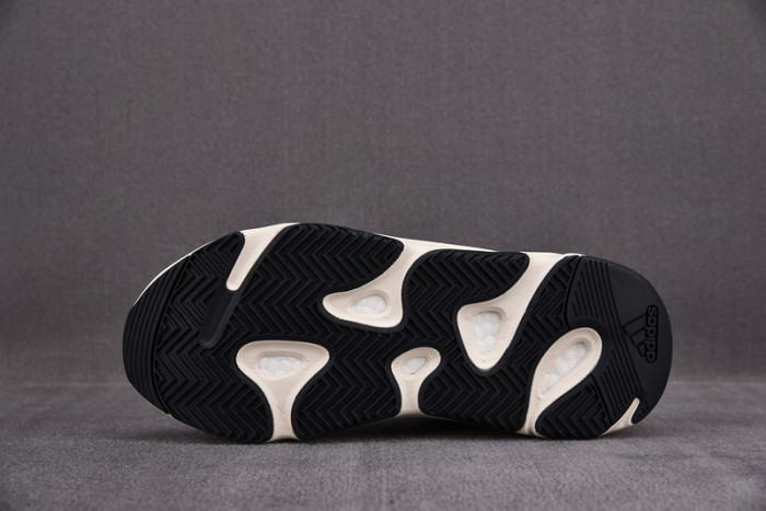 a*d*i*s Y**zy boost 700 wave runner solid grey b75571