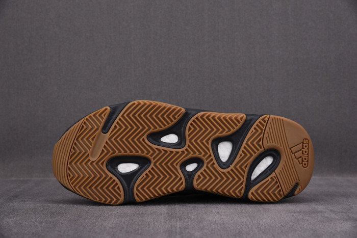 a*d*i*s Y**zy boost 700 utility black fv5304