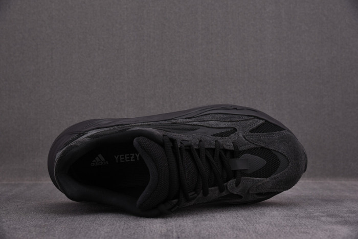 a*d*i*s Y**zy boost 700 v2 vanta fu6684