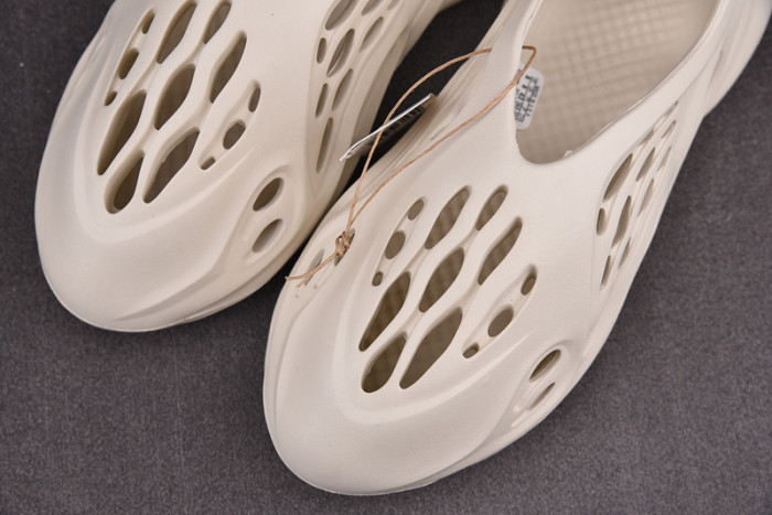 a*d*i*s Y**zy foam rnnr ararat - g55486