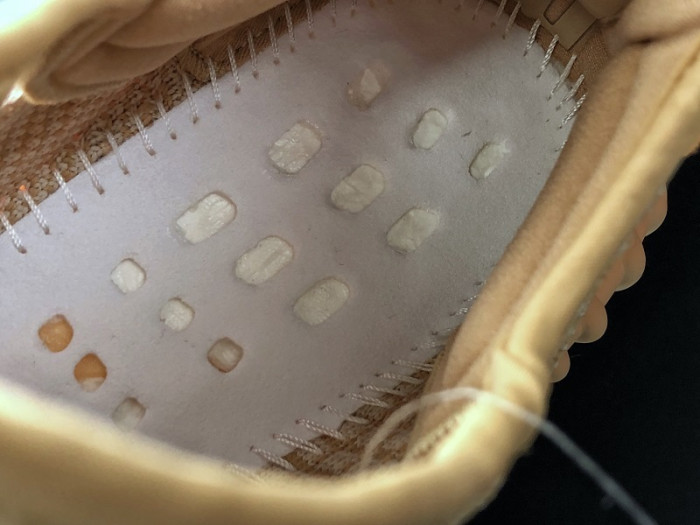 a*d*i*s Y**zy boost 350 v2 clay eg7490