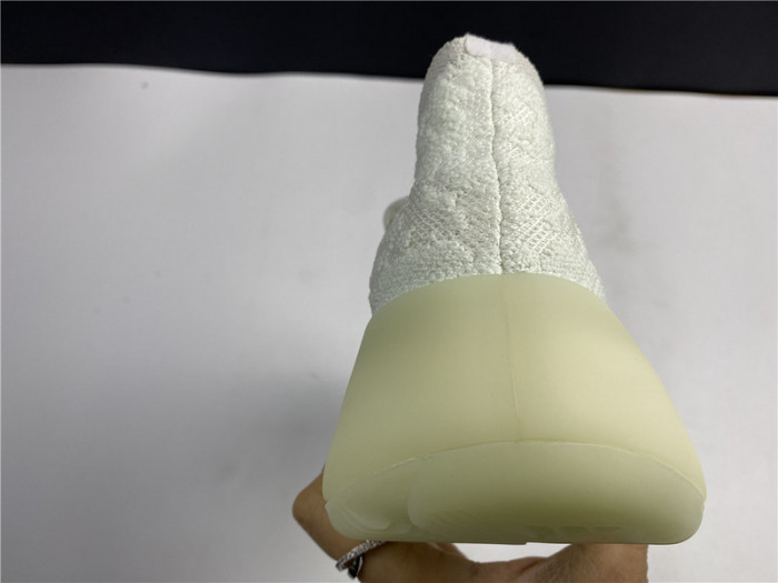 a*d*i*s Y**zy boost 380 “calcite” gz8668