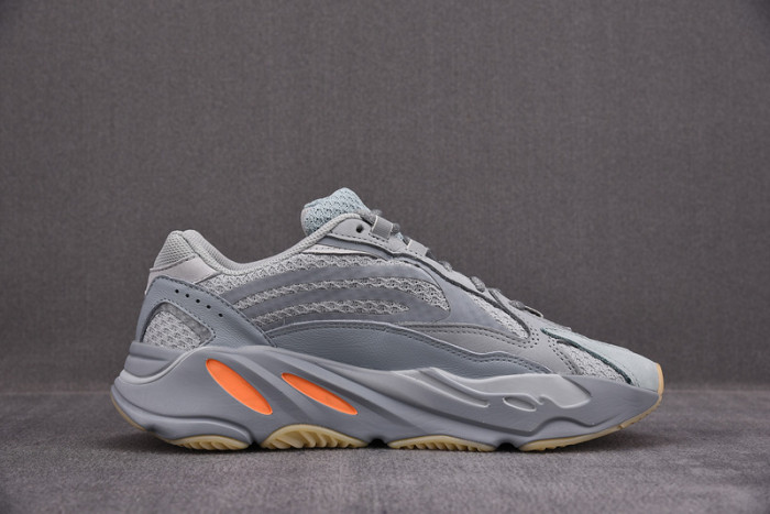 a*d*i*s Y**zy boost 700 v2 inertia fw2549