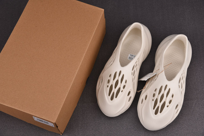 a*d*i*s Y**zy foam rnnr ararat - g55486