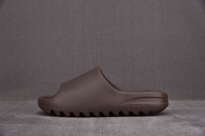 a*d*i*s Y**zy slide soot - g55495/gx6141