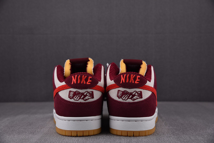 skate like a girl x nike sb dunk low dx4589-600