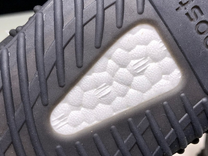 a*d*i*s Y**zy boost 350 v2 in black fu9006 kids