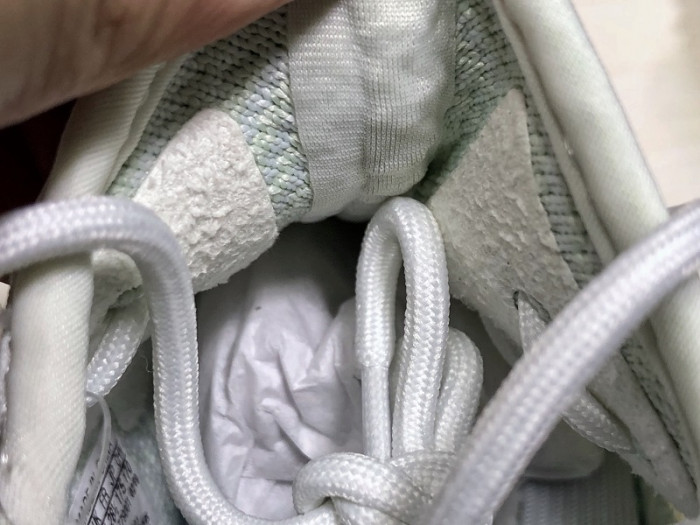 a*d*i*s Y**zy boost 350 v2 hyperspace eg7491 kids