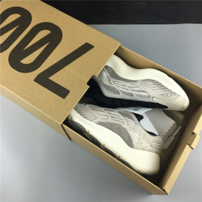 a*d*i*s Y**zy foam runner Y**zy boost 700 v3 ”ef9897