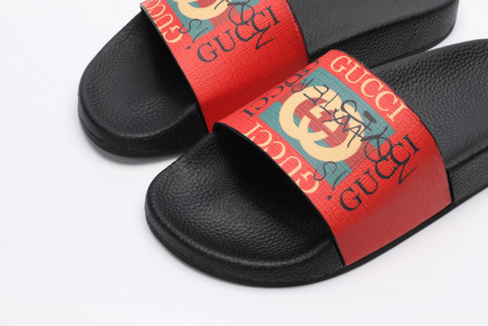 G*u*i slippers