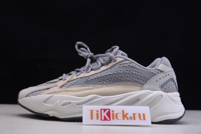 a*d*i*s Y**zy boost 700 v2 cream gy7924