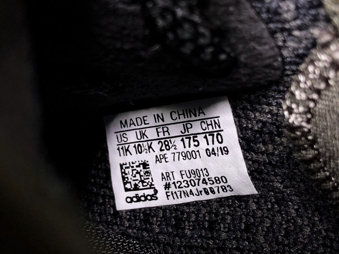 a*d*i*s Y**zy boost 350 v2 in black fu9006 kids