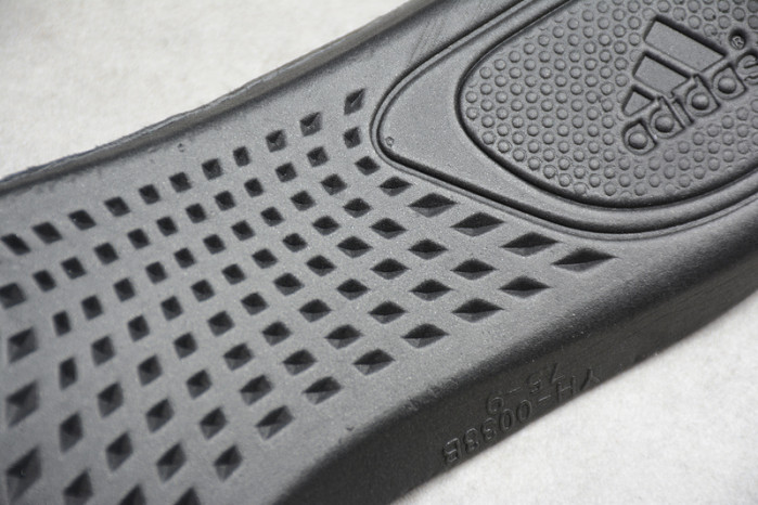 a*d*i*s Y**zy boost 380 “black” fb7876