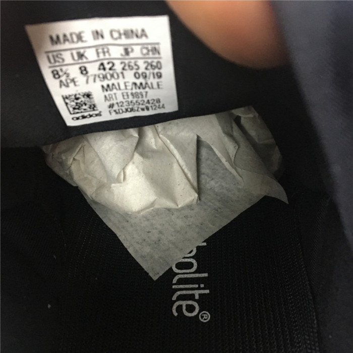 a*d*i*s Y**zy foam runner Y**zy boost 700 v3 ”ef9897