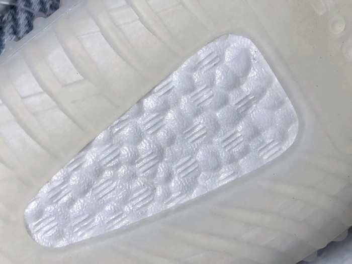 a*d*i*s Y**zy boost 350 v2 cloud white (non-reflective) fw3043