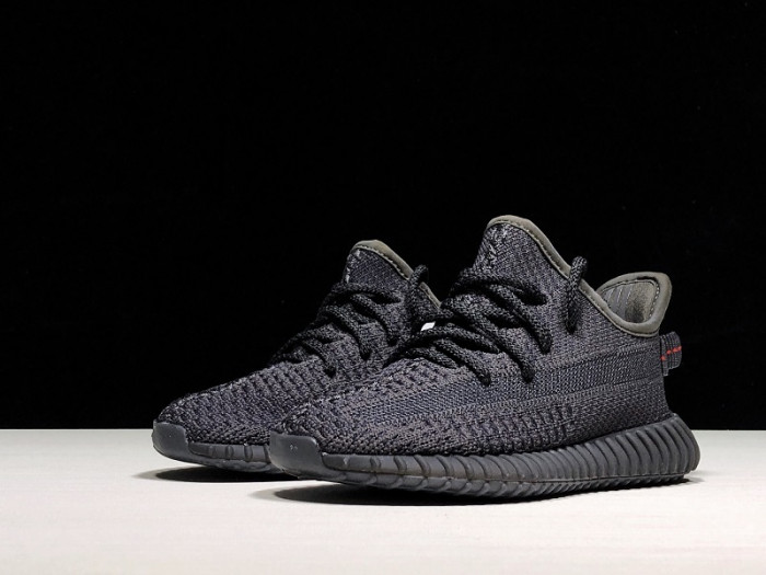 a*d*i*s Y**zy boost 350 v2 in black fu9006 kids