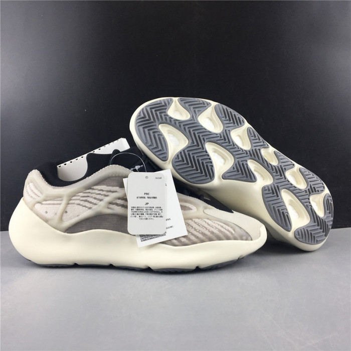 a*d*i*s Y**zy foam runner Y**zy boost 700 v3 ”ef9897
